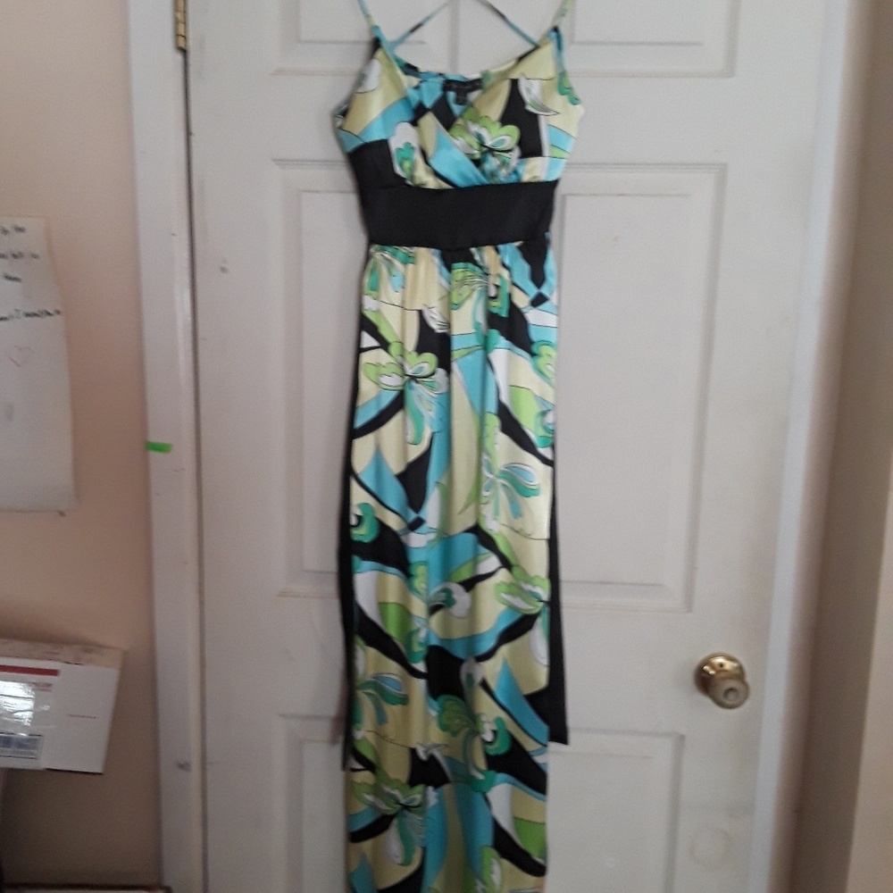 NWOT Beautiful Dress Satin like Material